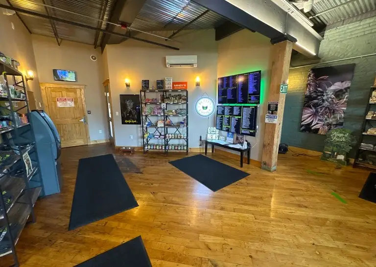Holyoke Cannabis Inside1