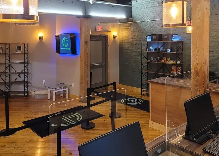 Holyoke Cannabis Inside2